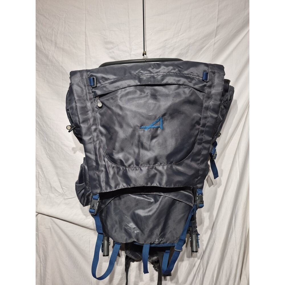 Alps Mountaineering Zion Frame Hiking Backpack 64 Liters Excellent Condition